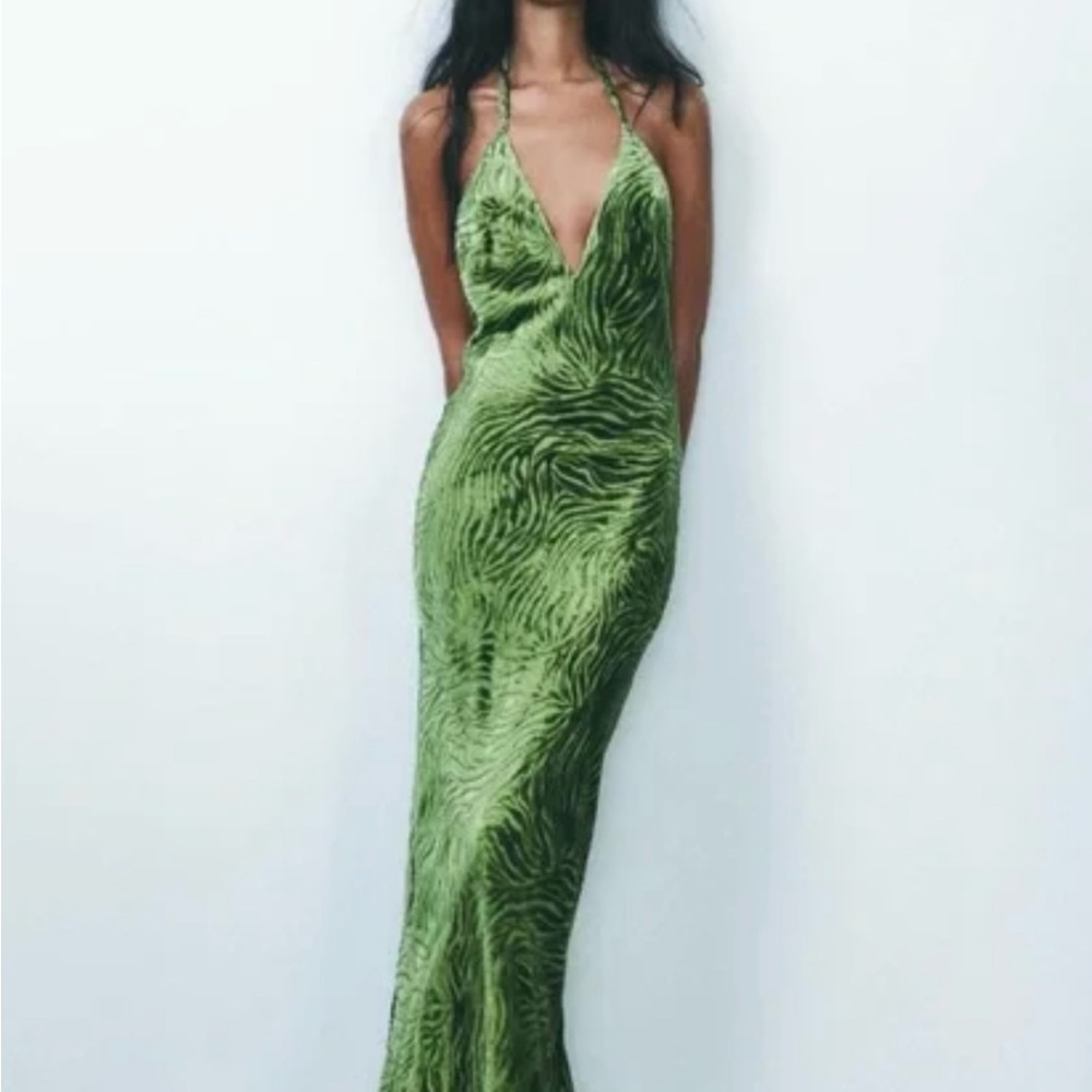 Zara Emerald Green Sleeveless Plunge Gown